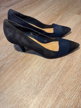 Ellen Tracy Black Pointed Toe Heels Size 8.5 – Classic Work Pumps